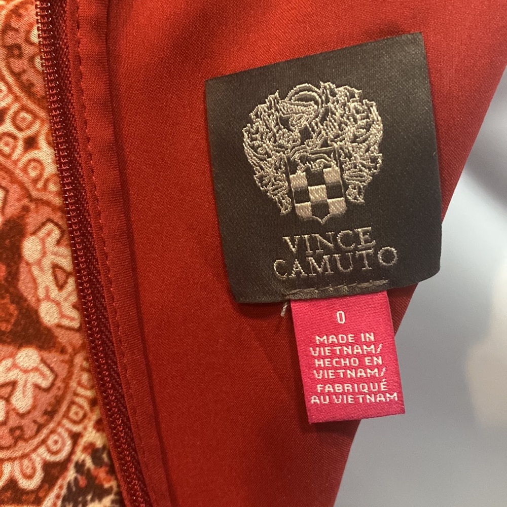 Vince Camuto Medallion print maxi dress - Picture 10 of 11
